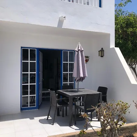 Casa Eef - One Bedroom Close To The With A Communal Pool 蒂亚斯